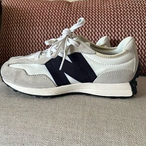 Kids new balance 327 silver birch with black - new condition worn once